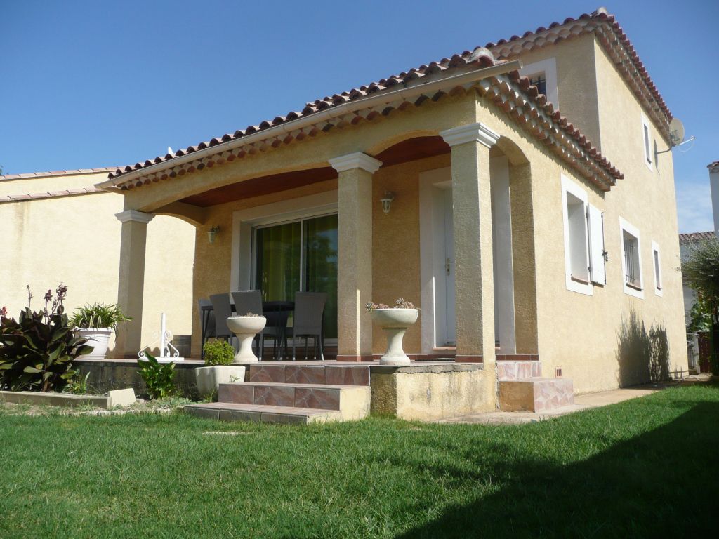 VILLA - 6 pièces -110 m2 - BEAUCAIRE - 30300 -