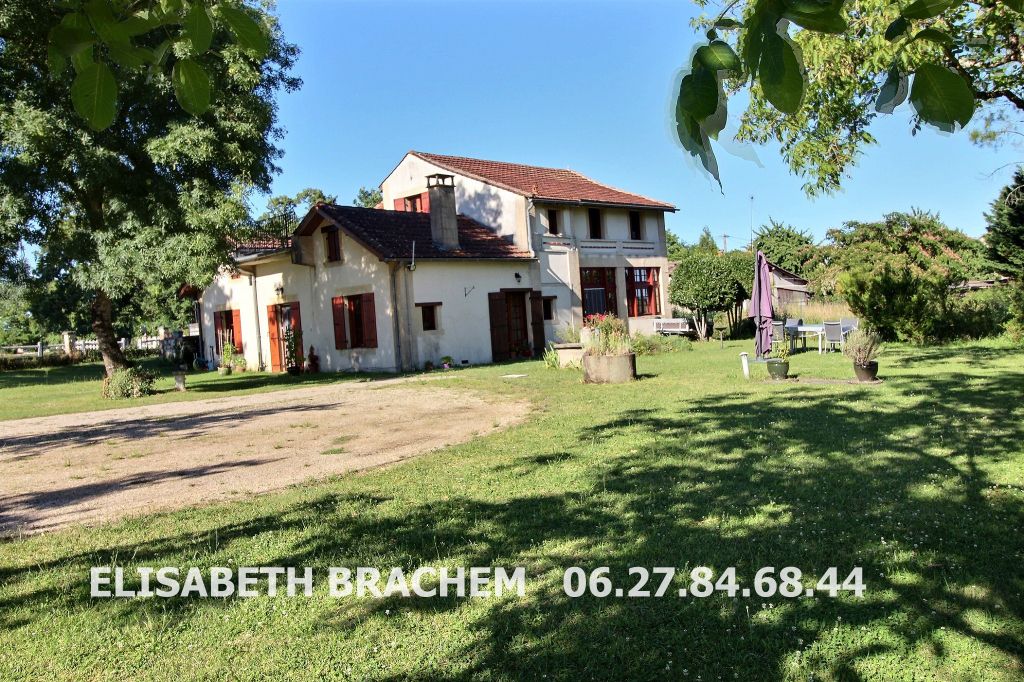 Maison 7 pièce(s) 200 m2 - 3000m² de terrain - 3 chambres - 1 bureau