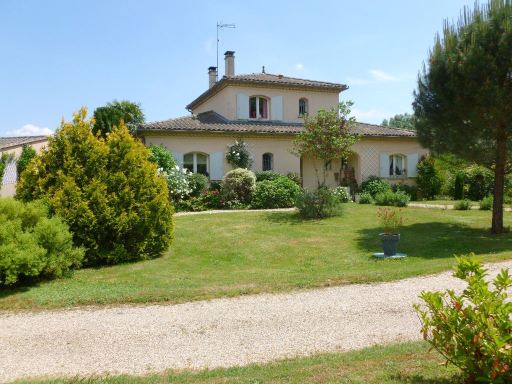 MAISON PROVENCALE 220 M2 "COUP DE COEUR"