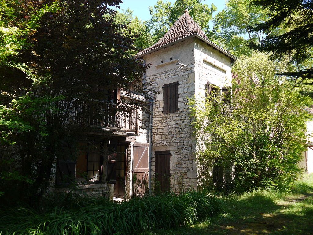 Maison en pierre avec piscine et pigeonnier à Vers 6 pièces, 4 chambres, 116 m2