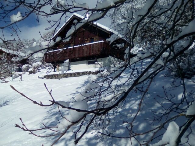 Vinzier, chalet  sur vaste terrain bien ensoleillé  de 3/4P terrasse avec belle vue montagnes