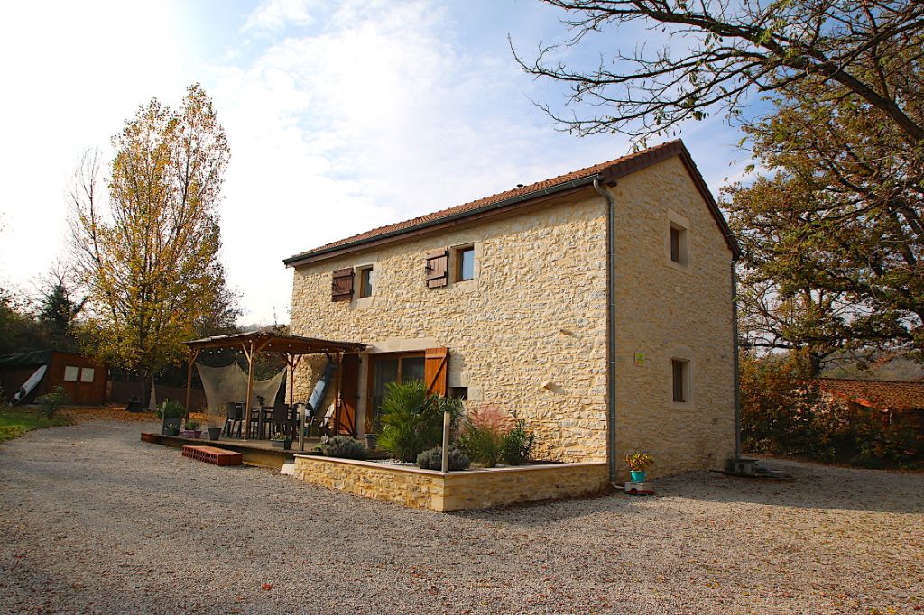 Cahors maison pierre 3 pièces  sur 1600 m2 de terrain