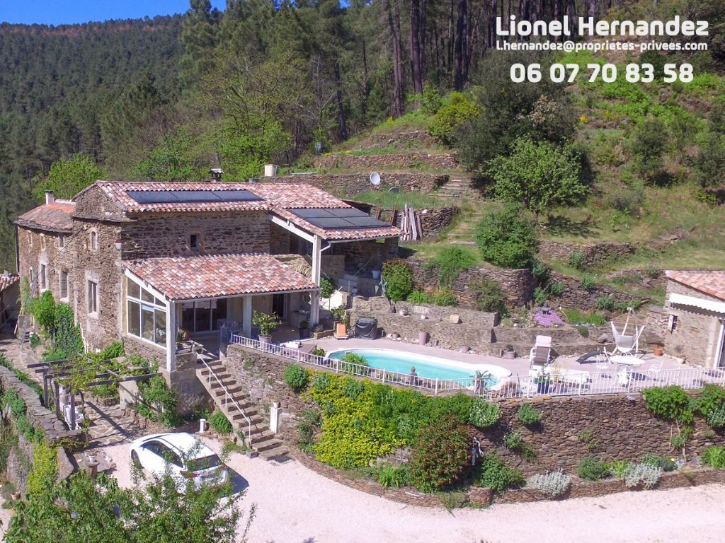 Le Martinet, Mas Cévenol avec piscine sur 1Ha de terrain