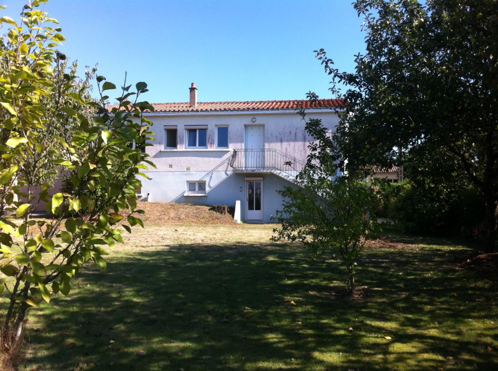POUZAUGES 85700, Maison  5 pièce(s), 100 m2