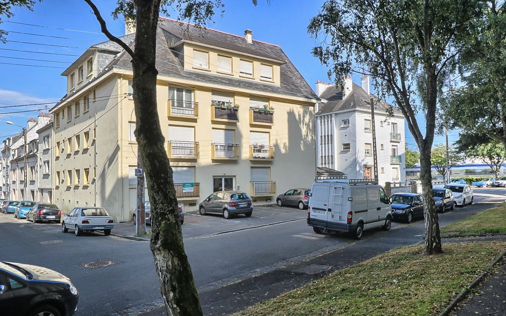 56100 Lorient Proche Gare Appartement T3/T4 de 78 m²  + Garage, 2éme étage sans ascenseur, 2 chambres, salon Séjour Prix  123 990  HAI