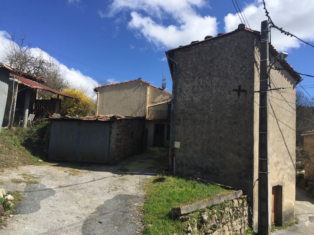 Baisse de prix : 2 Maisons de village avec garage et jardin