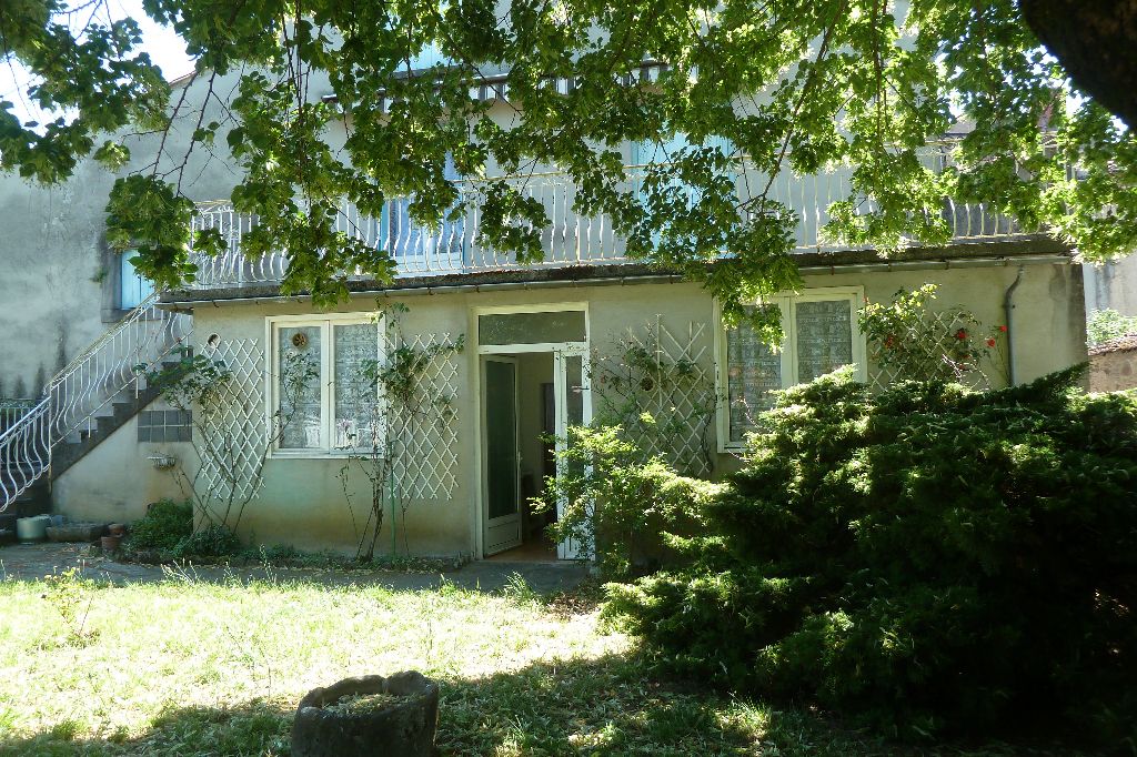 A vendre 2 Maisons  11 pièces avec grand garage et jardin