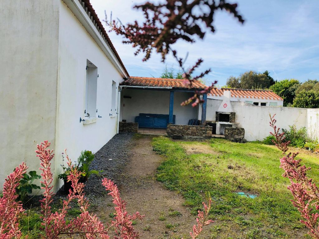 MAISON AVEC ANNEXE A SAINT SAUVEUR