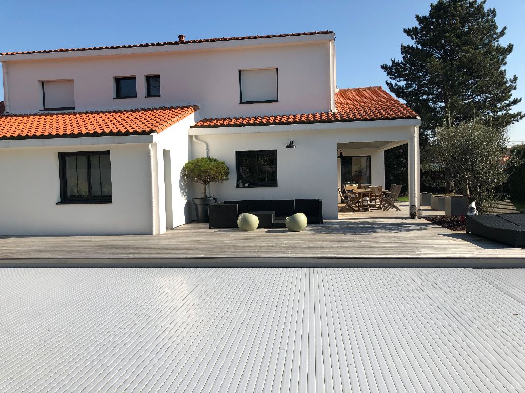 Maison - 9 piece(s) - 255 m2