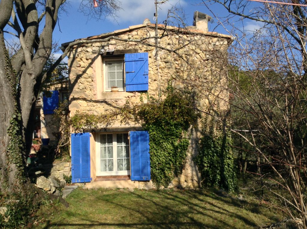 Cabanon provençal avec 2 suites, climatisation sur beau terrain