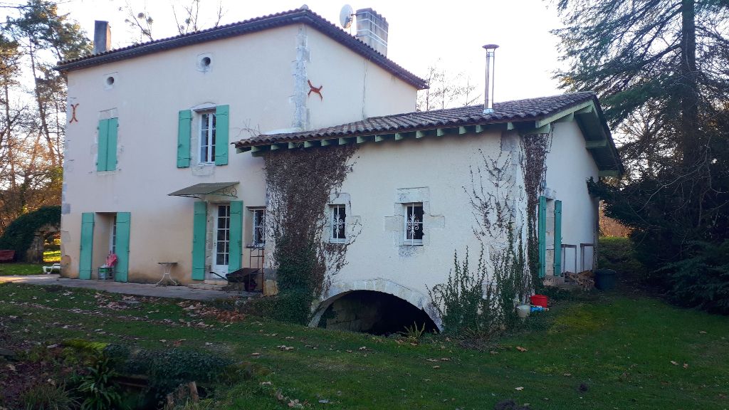 Moulin à eau de 200m2 habitables sur 19 hectares