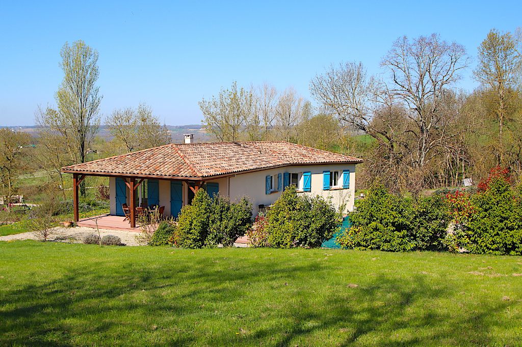 CAUSSADE Maison 5 chambres sur 5300 m2 avec piscine