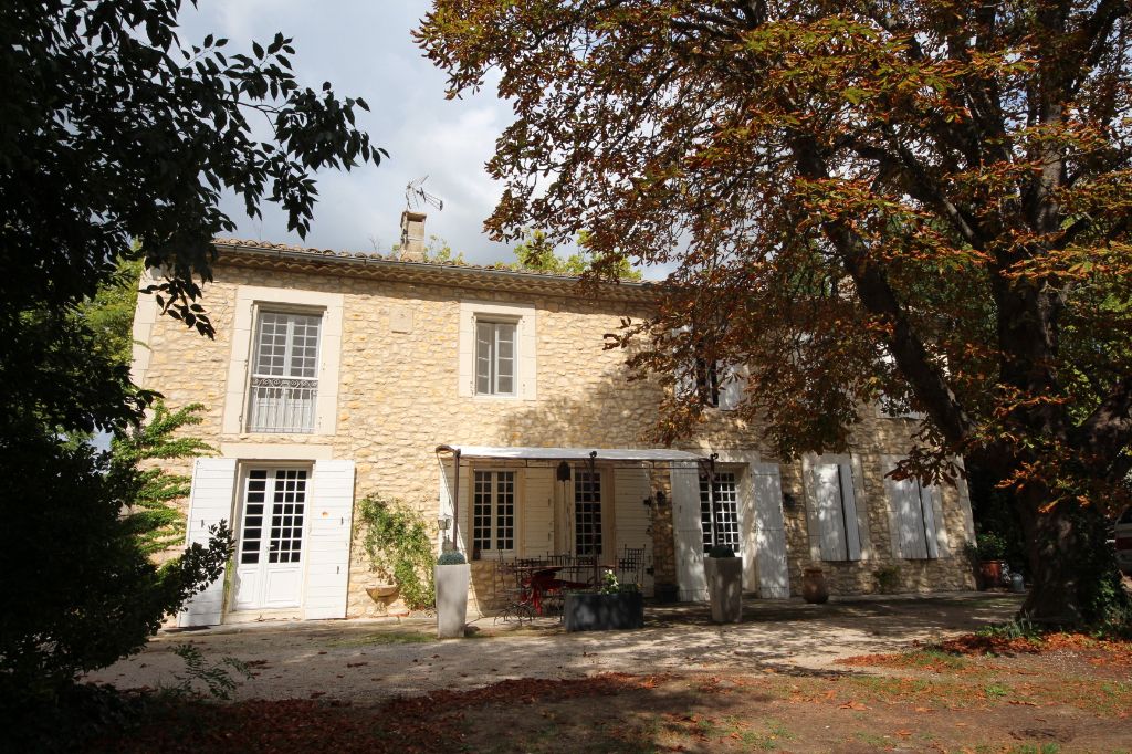 A Vendre - Saint Etienne du Grès - Maison de village avec piscine