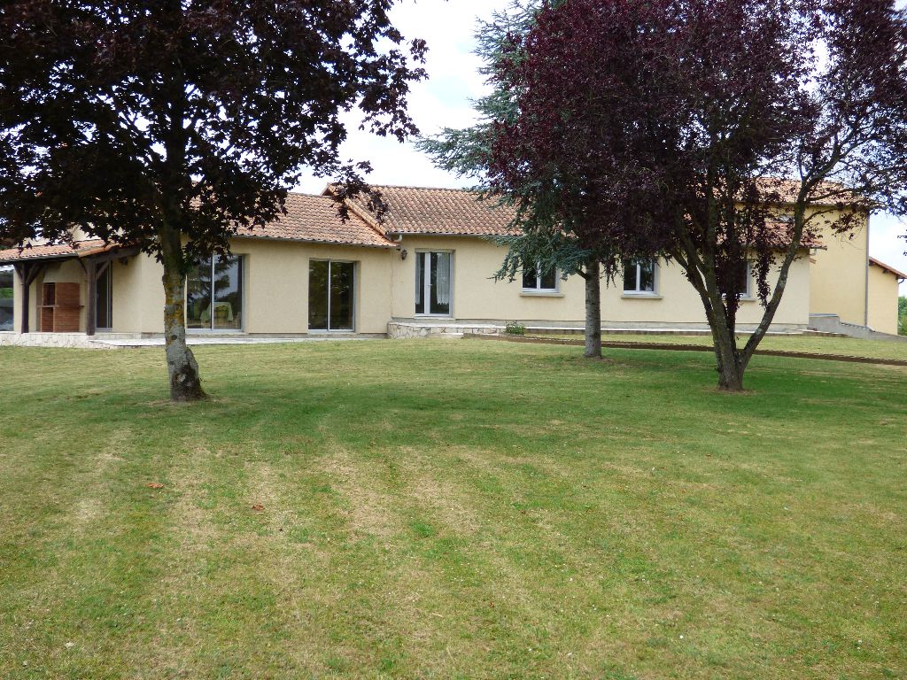 Maison La Fosse De Tigne 7 pièce(s) 193 m2