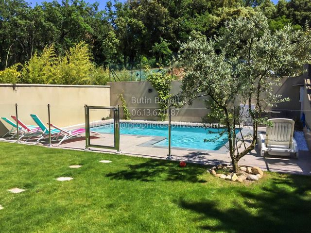 Villa 150m² dans village provençal à La Garde Adhémar 330 000