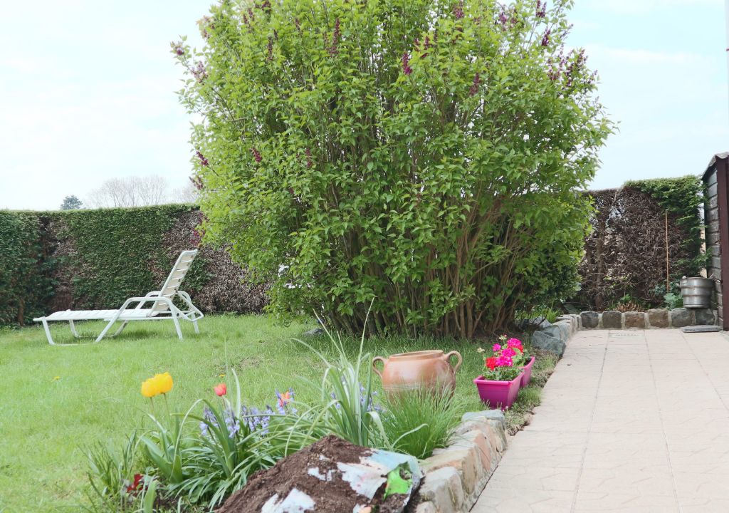 WATTRELOS, Secteur PLOUYS, maison semi individuelle avec jardin et garage