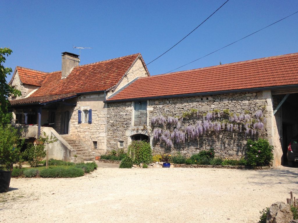 Maison typique en pierre proche de Limogne En Quercy