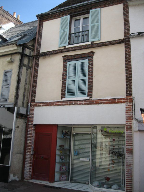 Immeuble rendement locatif 145 990 euros