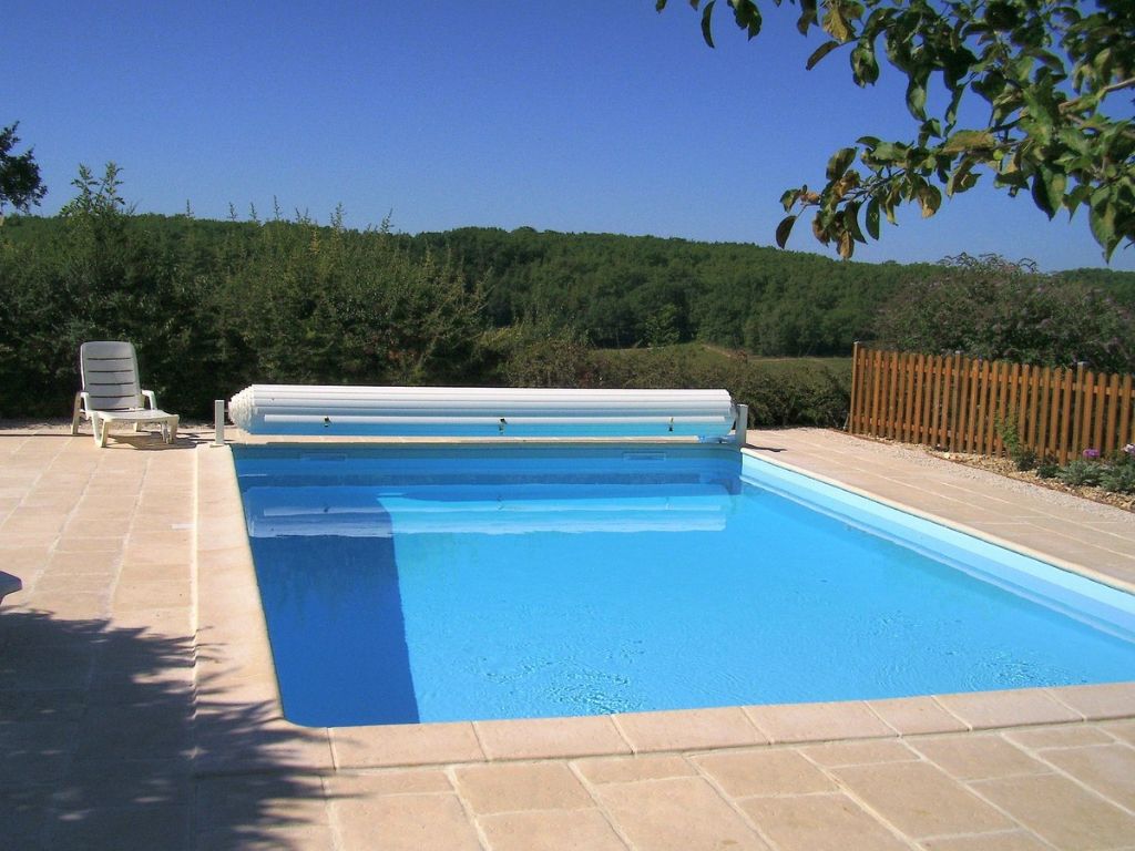 MONTCUQ ensemble quercynois 10 pièces 7 chambres sur 3 ha avec piscine