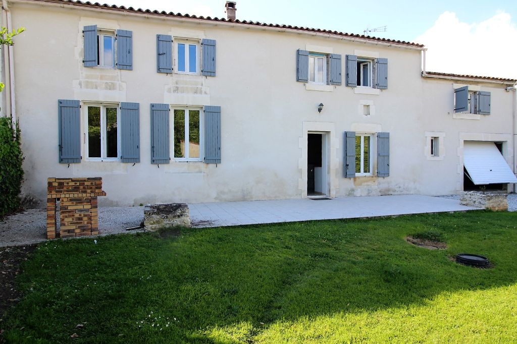 Maison de village Pons 6 pièce(s) 170 m2