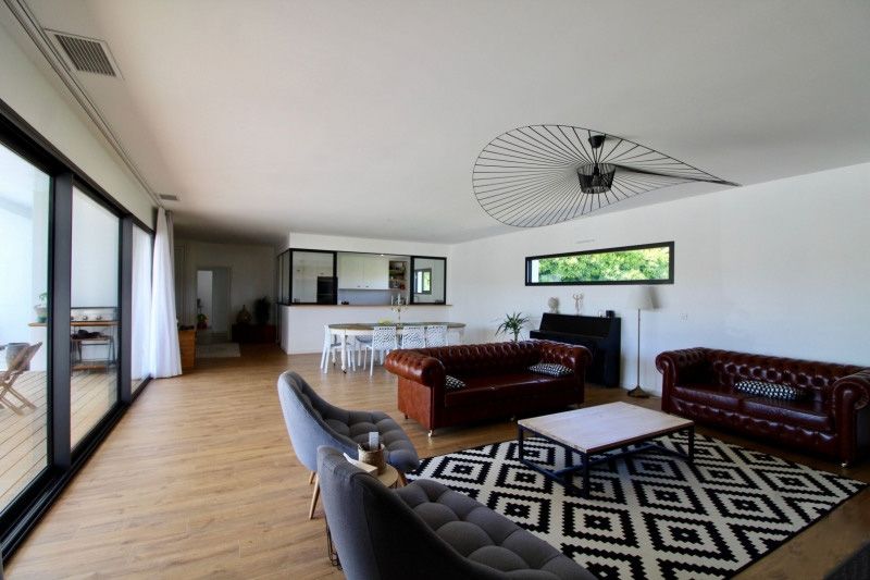 40990 MEES - Magnifique contemporaine de 200 m2 - 8 pièces - 4 chambres - garage - piscine sur 872 m2 de terrain