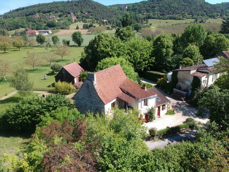 Jolie maison en pierre avec gîte à rénover