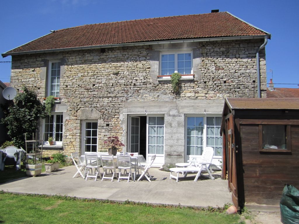 Maison de village de 171 m2 à 12 km de vesoul (70000) 174700 euros