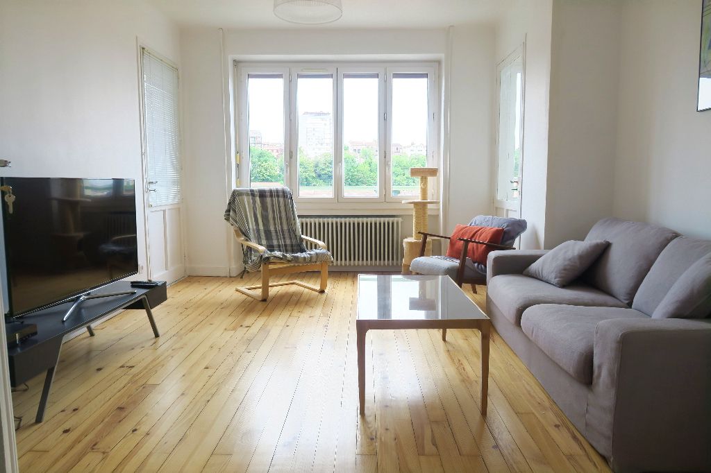 Bel appartement traversant 100m² - Chateaucreux