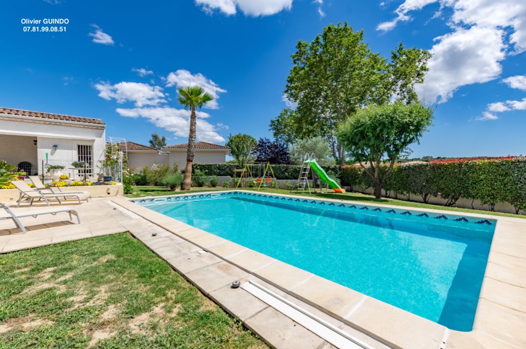 Villa 6 pièces de 190 m2 avec piscine sur terrain de 1000 m2