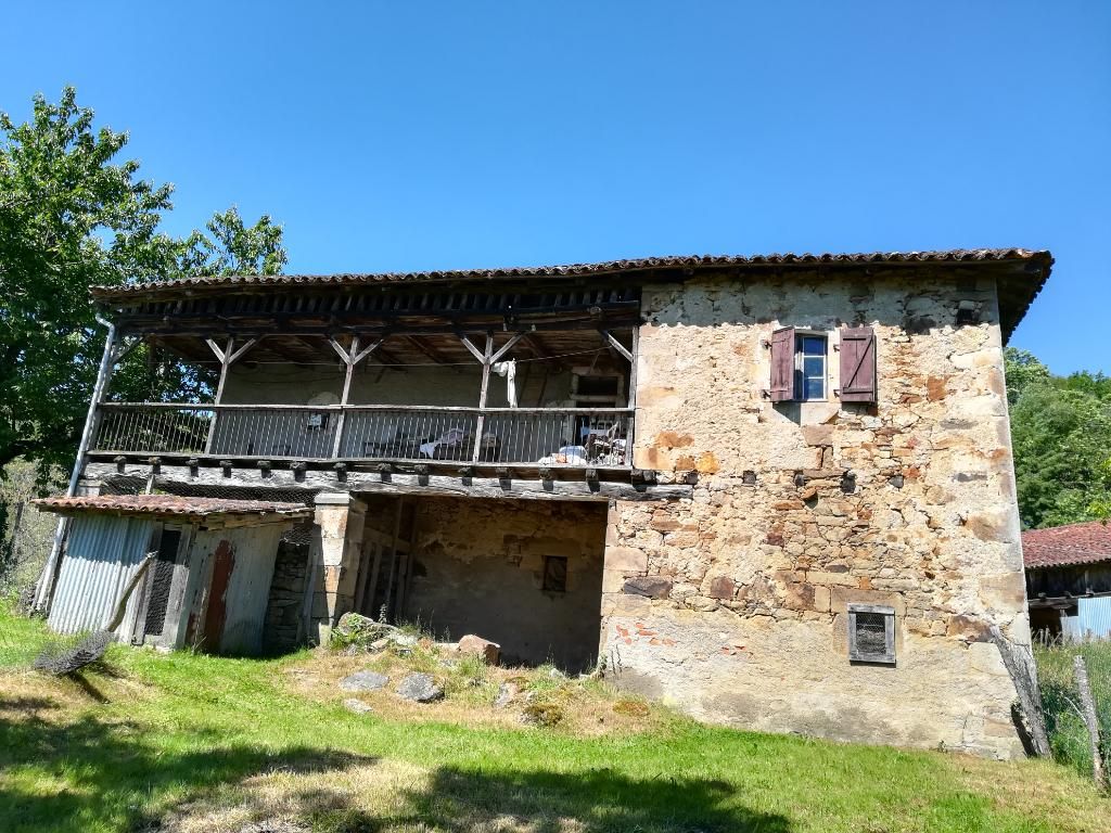 Corps de ferme Saint Perdoux 5 pièce(s) 150 m2 avec terres et bois