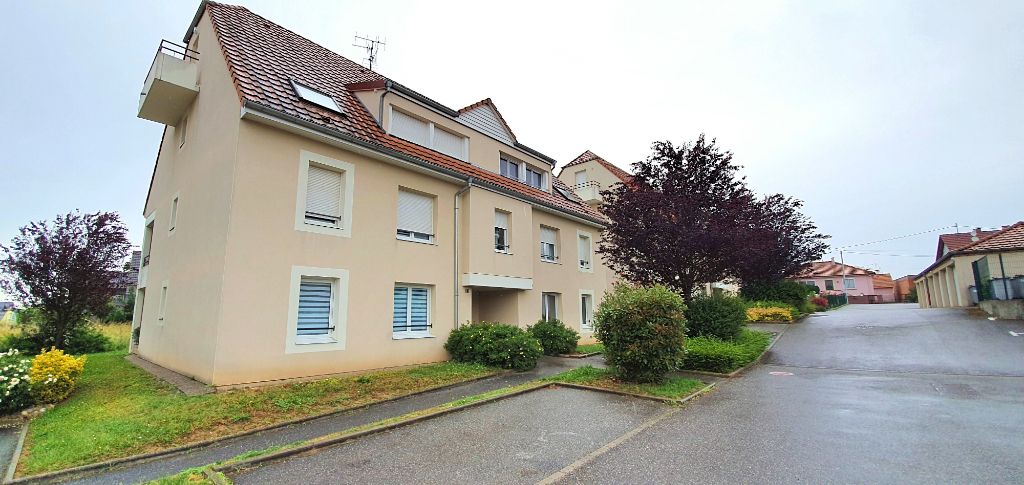 rez de jardin, 3 pièces  avec terrasse, garage et parking