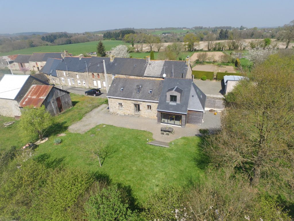 Vente longère 127 m2 avec 4 chambres  MEZIERES SUR COUESNON (35140) 220 420