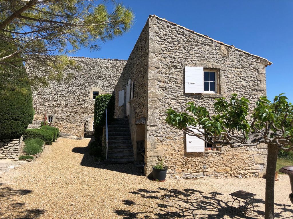 " Au coeur du Luberon mas du XVIIIe siècle sur un domaine"