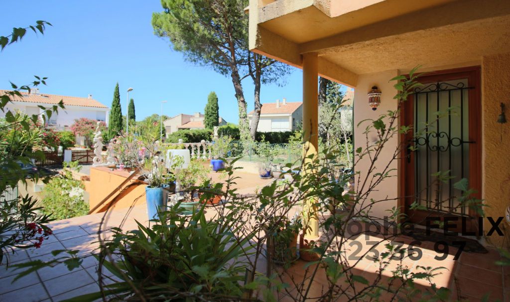 Maison 6 pièce(s) 238 m2 pour 400/mois