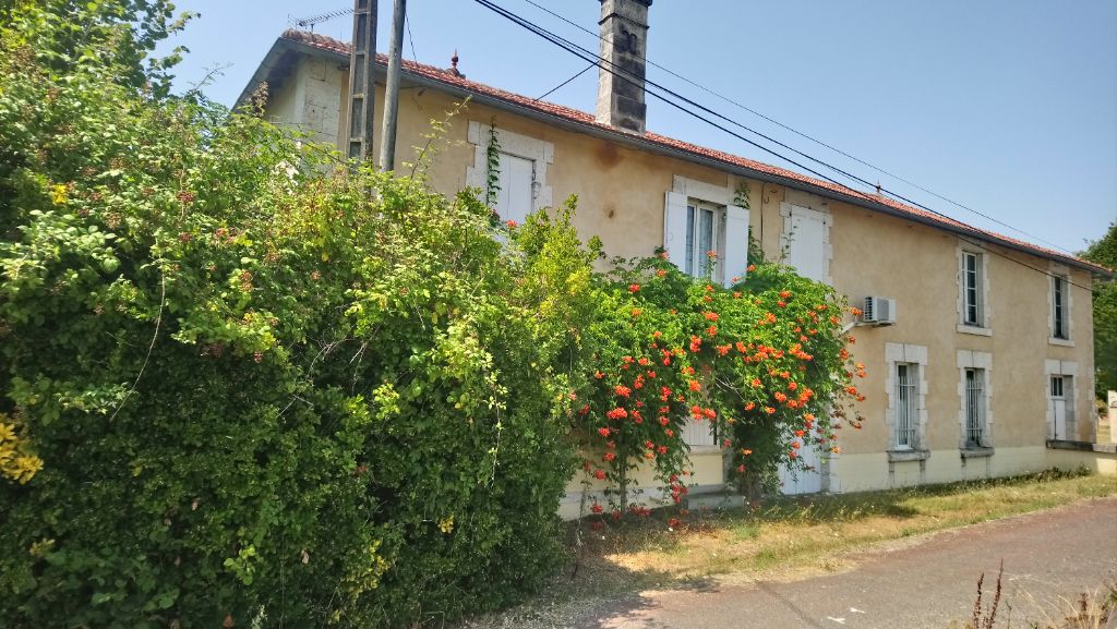 Maison en pierre 6 pièces 215.6 m2