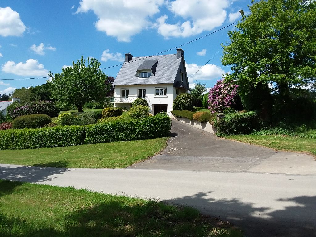 Maison Carhaix Plouguer 7 pièce(s) 123 m2