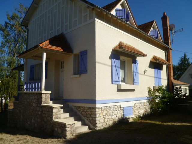 LA ROCHE POSAY- Maison de 5 pièces avec jardin