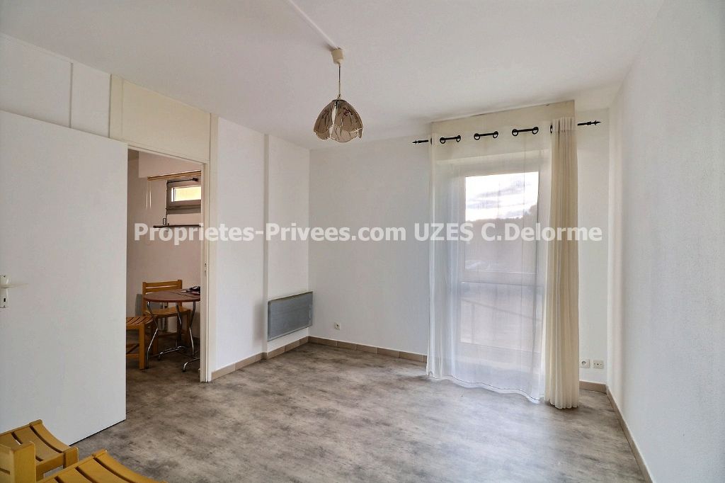 Appartement Uzes 2 pièce(s) 40.5 m2 , avec place de parking privée la Tour du Roy