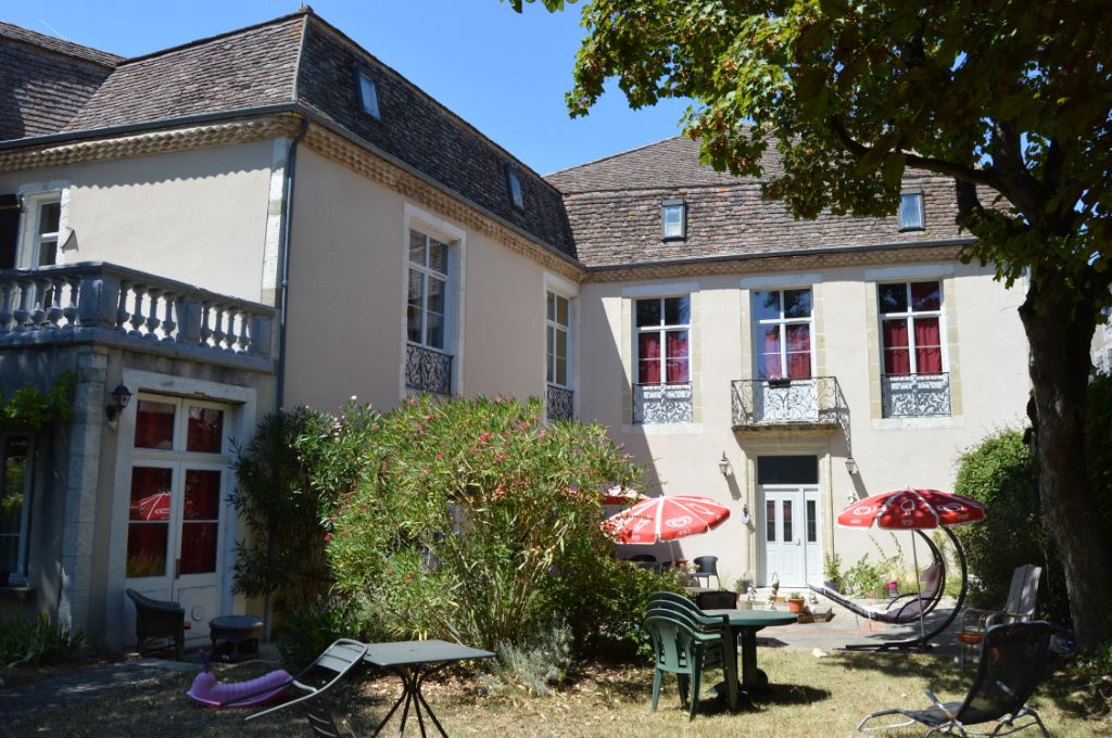 Hotel particulier de 500 m2 + maison à restaurer de 100m²