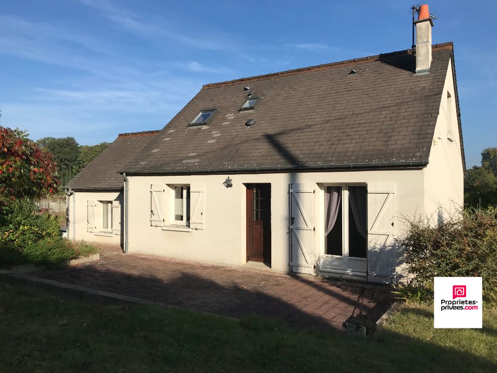 Maison Chinon 3 chambres, bureau et jardin de 2060m²