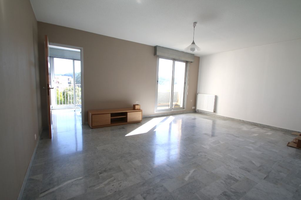 CAHORS Appartement 3 pièces lumineux avec balcon