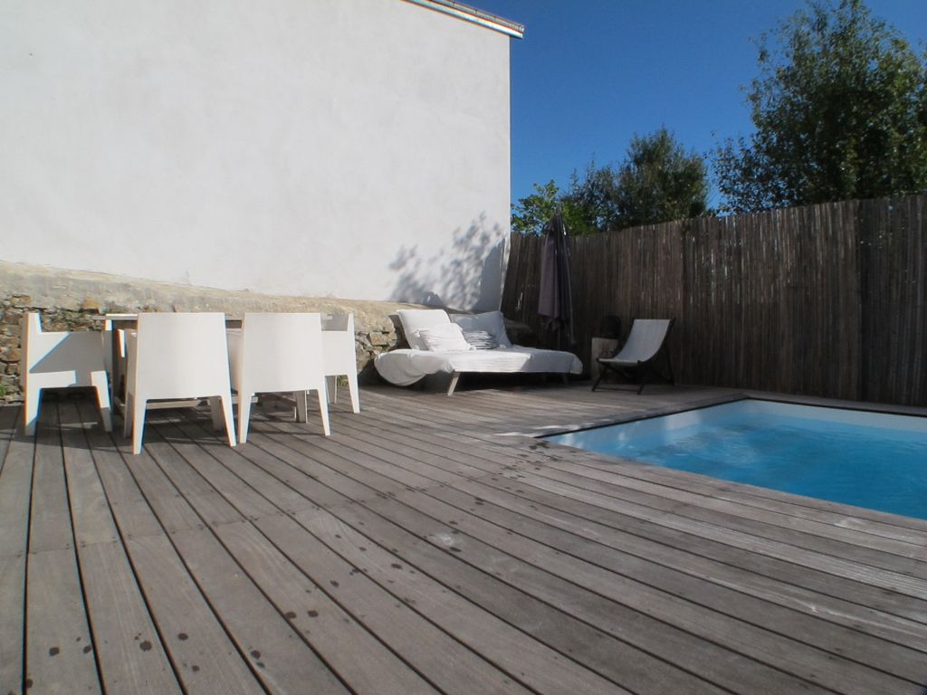 Très belle situation pour cette Jolie maison avec piscine à proximité du port de Vannes