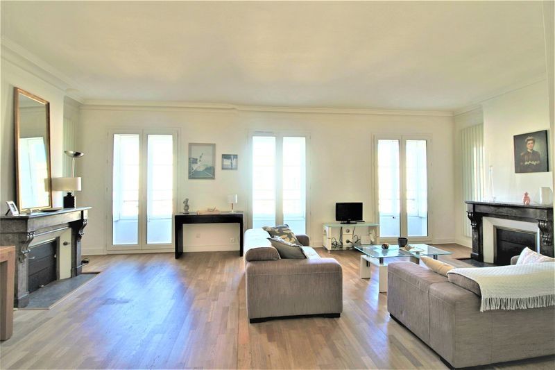 APPARTEMENT BORDEAUX TRIANGLE 68 M²