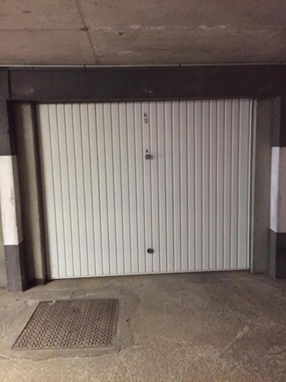 Garage fermé / box Besancon 15 m2