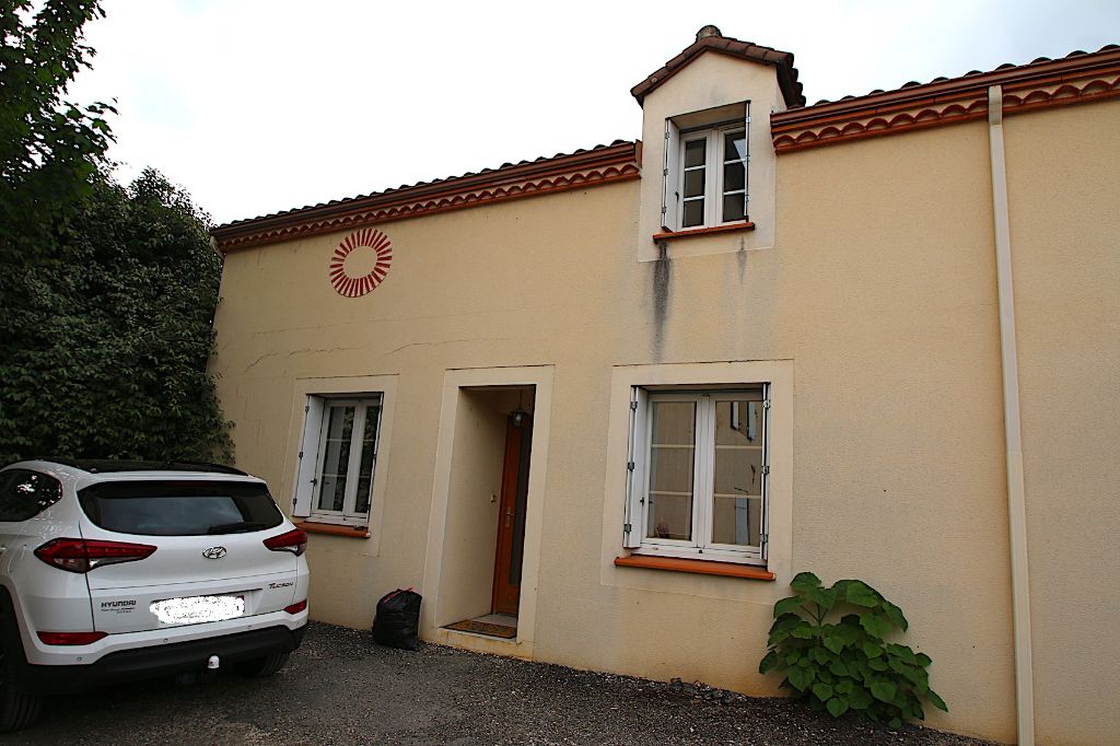 Maison  4 pièces avec 3 chambres et petit jardin