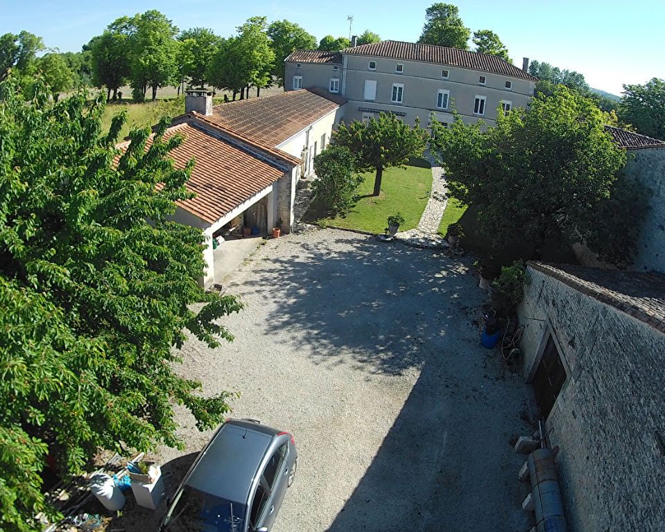 Maison Charentaise proche jarnac