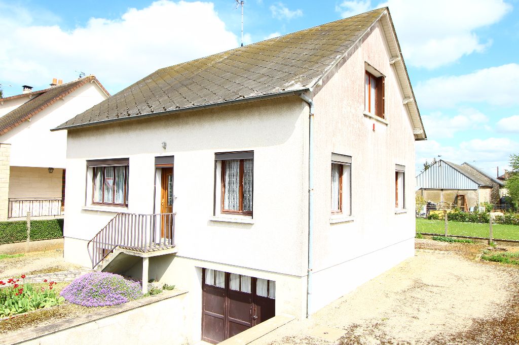 Maison A 25 MINUTES DE CHARTRES SUD, 5 pièce(s) 107 m2
