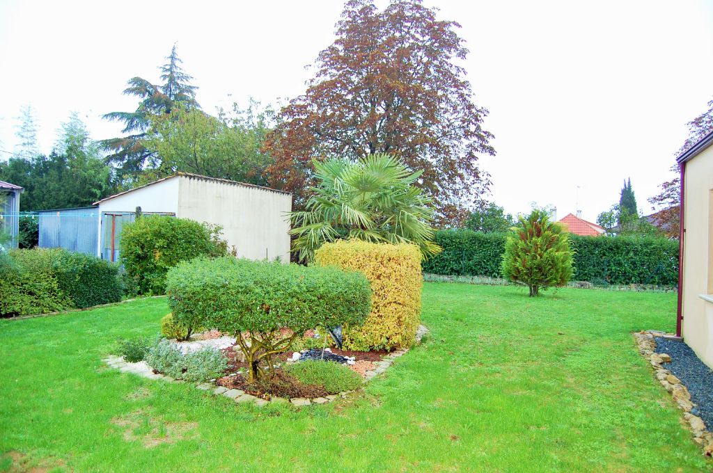 Fontenay Le Comte Plain pied 4 Chambres 128 m2