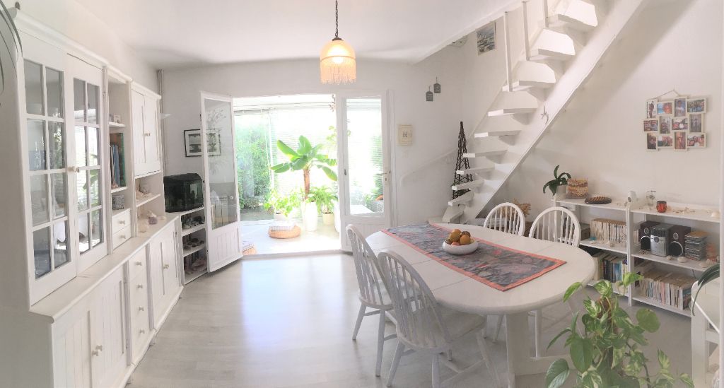 Villa T3 avec jardinets et terrasse  - Une maison au prix d'un appartement  !