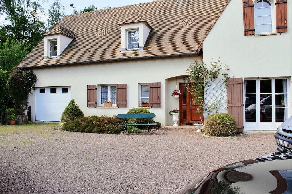 Maison Le Perray En Yvelines 5 chambres sur 2500m2 de terrain